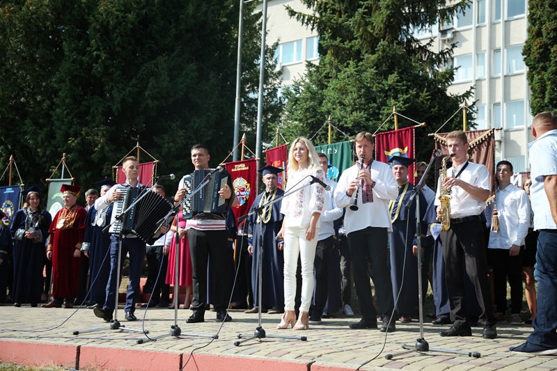 Нас єднає пісня!